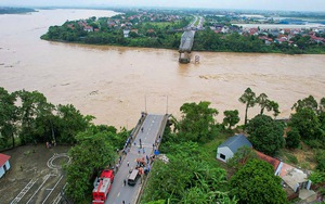 Cận cảnh nhịp cầu Phong Châu bị sập