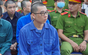 Vụ bê tông "từ trên trời rơi xuống" khiến 2 người thương vong: Công an vào cuộc điều tra - Ảnh 4.