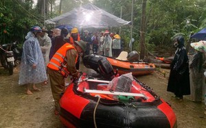 Video: Người dân Lâm Đồng lội nước để mưu sinh trong những ngày mưa, lũ- Ảnh 2. Video: Người dân Lâm Đồng lội nước để mưu sinh trong những ngày mưa, lũ- Ảnh 2.