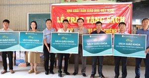 Lập đường dây nóng tiếp nhận thông tin về bạo lực học đường - Ảnh 3.