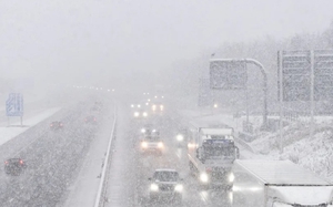 Tuyết rơi kỷ lục ở Bắc Yorkshire, tài xế bỏ xe, nhiều làng bị cô lập - Ảnh 4.