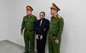 Bắt đối tượng bán giấy phép lái xe giả cho người không biết chữ - Ảnh 5.