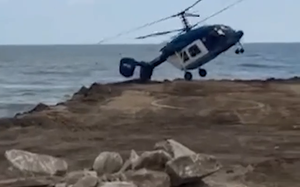 Cảnh sát truy đuổi máy ủi đất bị đánh cắp như phim hành động - Ảnh 2.