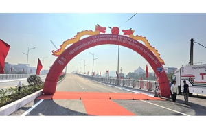 Khoảnh khắc s&acirc;n bay Long Th&agrave;nh ch&iacute;nh thức &ldquo;mở cửa bầu trời&rdquo; đ&oacute;n chuyến bay đầu ti&ecirc;n- Ảnh 13.