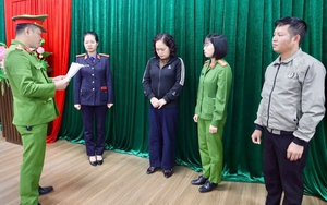 Ngăn chặn nhóm đối tượng mang hung khí, lạng lách tốc độ cao đuổi chém người không đội mũ bảo hiểm - Ảnh 4.