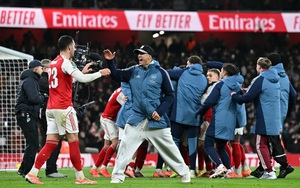 Gi&aacute;ng sinh rực lửa ở Emirates: Arsenal đ&atilde; sẵn s&agrave;ng "đ&ograve;i nợ" cả nước Anh? - Ảnh 4.