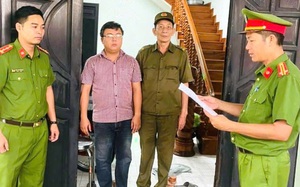 Đ&agrave;o h&agrave;ng trăm x&aacute;c heo bệnh mang sơ chế b&aacute;n ra thị trường, 7 đối tượng bị khởi tố- Ảnh 1.