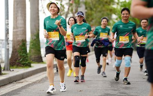 Hơn 12.000 VĐV tham gia giải chạy Tay Ho Half Marathon 2025