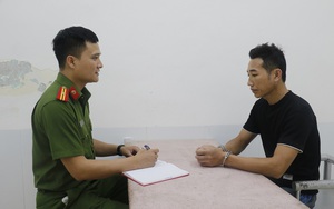 Hé lộ nguyên nhân khiến nam phụ huynh tấn công cô giáo, kéo ra giữa mưa