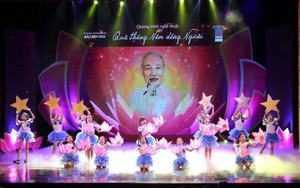 Người dân vùng biển nô nức đi xem nghệ thuật, thời trang “Đắk Lắk – Âm vang ngày mới” - Ảnh 16.