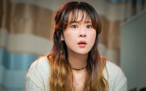 Khó nhận ra nữ diễn viên xinh đẹp một thời nay bỗng làm công nhân vệ sinh