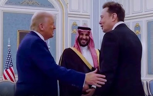 Khoảnh khắc ông Trump giới thiệu người giàu có hơn cả Thái tử Ả Rập Xê-út