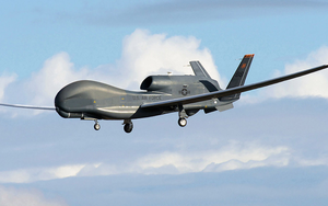 UAV trinh sát siêu khổng lồ RQ-4B Global Hawk trở lại Biển Đen