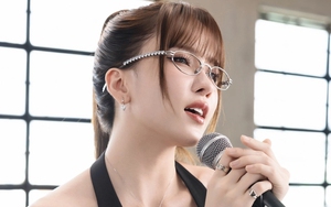 Thiều Bảo Trâm nhận 