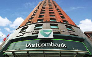 Vietcombank giảm mạnh trích lập dự phòng, vững ngôi đầu bảng lợi nhuận- Ảnh 2.