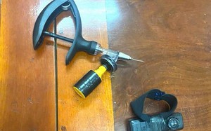 Bắt kẻ đâm kim tiêm vào đùi 5 học sinh rồi quay video