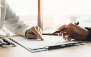 Trường hợp được làm thủ tục công chứng tại nhà từ 1/7, ai cũng nên biết