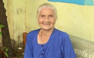 Cuộc đời đẫm nước mắt của nghệ sĩ Hồng Sáp, U90 vẫn chật vật mưu sinh