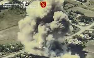 Ukraine tung “cú đấm thép” bom Hammer: Kho đạn Nga bốc cháy