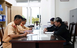 Giao xe mô tô cho con trai chưa đủ điều kiện điều khiển, người cha bị lập biên bản