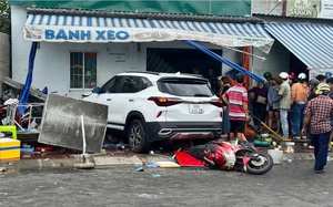 Video ô tô lao như tên bắn, tông vào quán bánh xèo khiến chủ quán tử vong