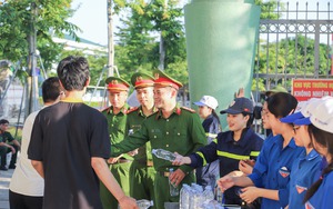 Công an tỉnh Nghệ An tiếp sức sĩ tử 