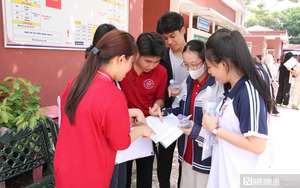Đề thi môn Ngữ Văn chạm vào cảm xúc học sinh
