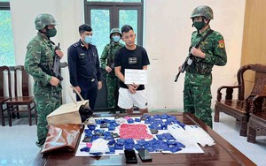 Bắt 2 đối tượng vận chuyển số lượng lớn ma túy qua biên giới