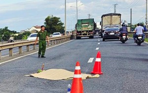 Điều tra vụ đâm bạn gái trọng thương rồi lao vào ôtô tải tự tử