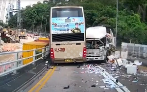 Xe trộn xi măng mất lái đâm vào hàng loạt nhà dân, 4 người tử vong - Ảnh 2.