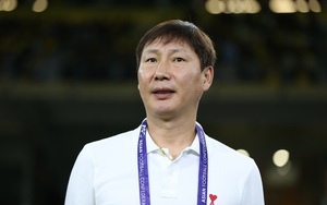 "Ronaldo Việt Nam"- Trần Phi Sơn lên xe hoa cùng bạn gái lâu năm - Ảnh 4.