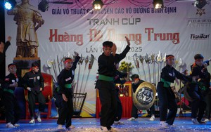 Giữ nghề đúc bánh xèo xứ Quảng trên vùng đất đỏ ba-zan - Ảnh 15.