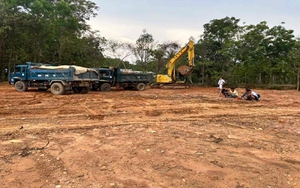 Phát hiện hành động mờ ám của cô gái 24 tuổi cùng với 2 người đàn ông trong nhà nghỉ- Ảnh 2.