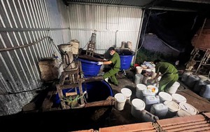 Hành vi phản cảm của 6 đối tượng trong đám tang  - Ảnh 3.
