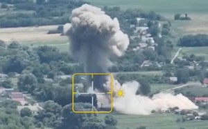 Tiền tuyến rung chuyển: Nga xuyên thủng phòng tuyến, tiến sâu vào ngoại ô Kupyansk - Ảnh 2.