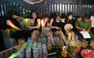 Bắt nghi phạm chém vợ rồi đốt nhà làm cháy lan sang chợ- Ảnh 2.