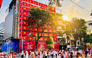 “Biển” cẩm tú cầu giữa lòng Hà Nội hút khách check-in dịp Quốc khánh 2/9 - Ảnh 10.