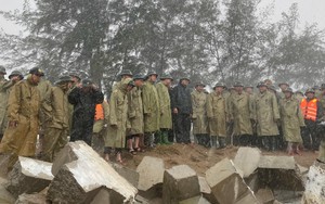 Điều chỉnh lộ trình, cấm phương tiện đi vào vùng tâm bão số 5 từ Thanh Hóa đến Quảng Trị- Ảnh 5.