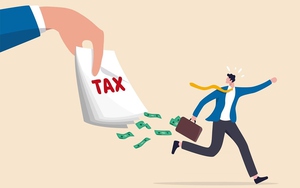 Bắt đối tượng đánh, cướp xe máy của người đi đường- Ảnh 2.