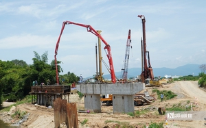 Thi công xuyên ngày đêm tuyến đường ven biển 7.000 tỷ đồng: Nỗ lực vì mục tiêu kết nối vùng- Ảnh 16.