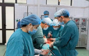 Thấy nhà hàng xóm nửa đêm không đóng cửa, sang kiểm tra thì phát hiện điều bàng hoàng - Ảnh 3.