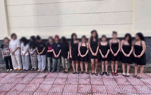 Triệt phá nhóm đối tượng làm giả sổ đỏ, giấy phép lái xe, bằng cấp các loại- Ảnh 3.