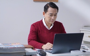 "Ông chú của showbiz" có cú "lội" ngược dòng trong Mưa đỏ, U50 vẫn phong độ, đời tư giữ kín suốt 20 năm - Ảnh 14.