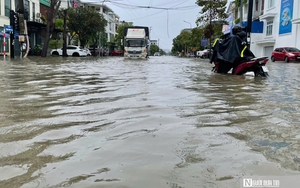 Lo bão số 10 đổ bộ, ngư dân Nghệ An chạy đua đưa thuyền bè đi tránh- Ảnh 11.