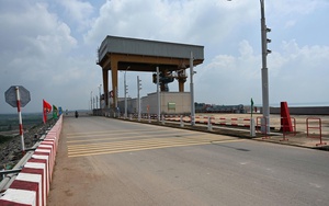 Hàng ngàn người đổ về đập Trị An săn “lộc trời”- Ảnh 13.