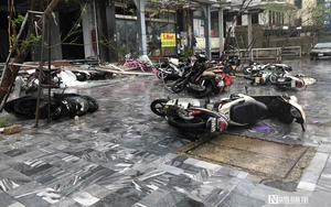 Các chợ dân sinh đổ nát, tan hoang sau khi bão BuaLoi đổ bộ- Ảnh 13.