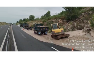 Mưa lớn và lốc xoáy gây hố sụt sâu 3,5m, nguy hiểm cho nhiều hộ dân ở Lâm Đồng- Ảnh 2.