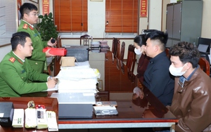 Điều tra vụ nam thanh ni&ecirc;n d&ugrave;ng vật cứng đập ph&aacute; &ocirc; t&ocirc; l&uacute;c rạng s&aacute;ng  - Ảnh 4.