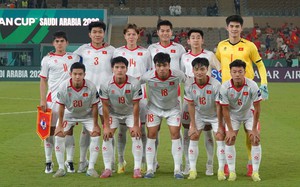 U23 Jordan đến kh&aacute;ch sạn ăn mừng với U23 Việt Nam sau "địa chấn" trước Ả Rập Saudi - Ảnh 5.