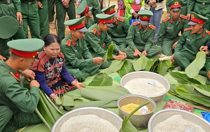 G&oacute;i b&aacute;nh chưng, g&oacute;i cả một m&ugrave;a Tết cho trẻ- Ảnh 14.